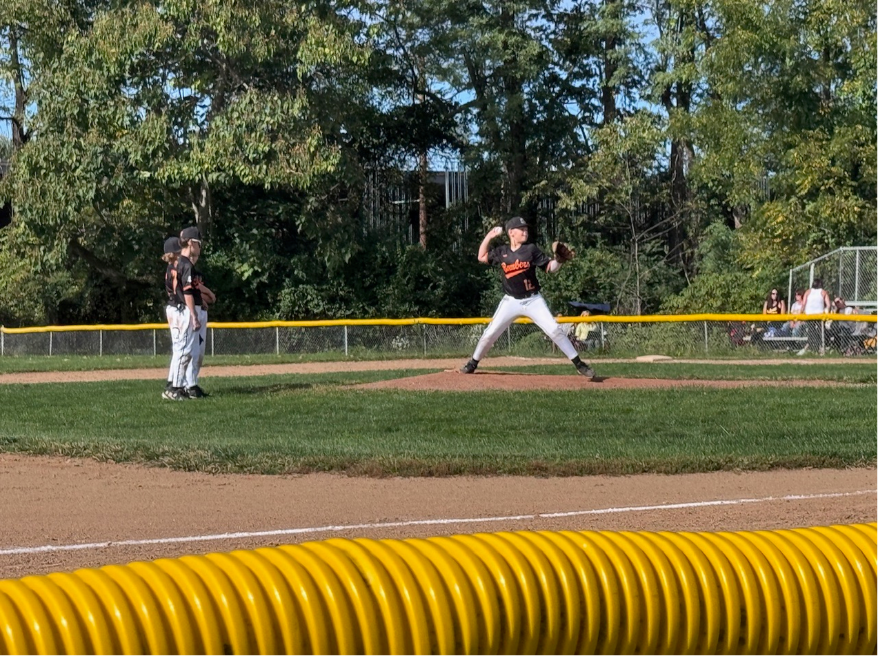 Nathanael Hipple pitching for the Keystone State Bombers